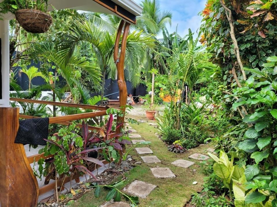 Mecca Hotell Puerto Viejo de Talamanca Exteriör bild